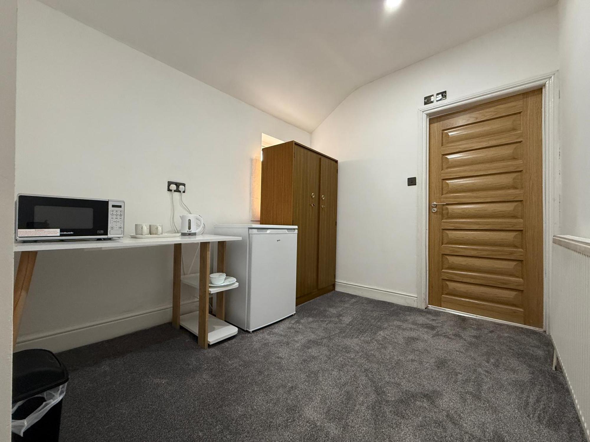 Hotel Deluxe In Beautiful Bournville Village *