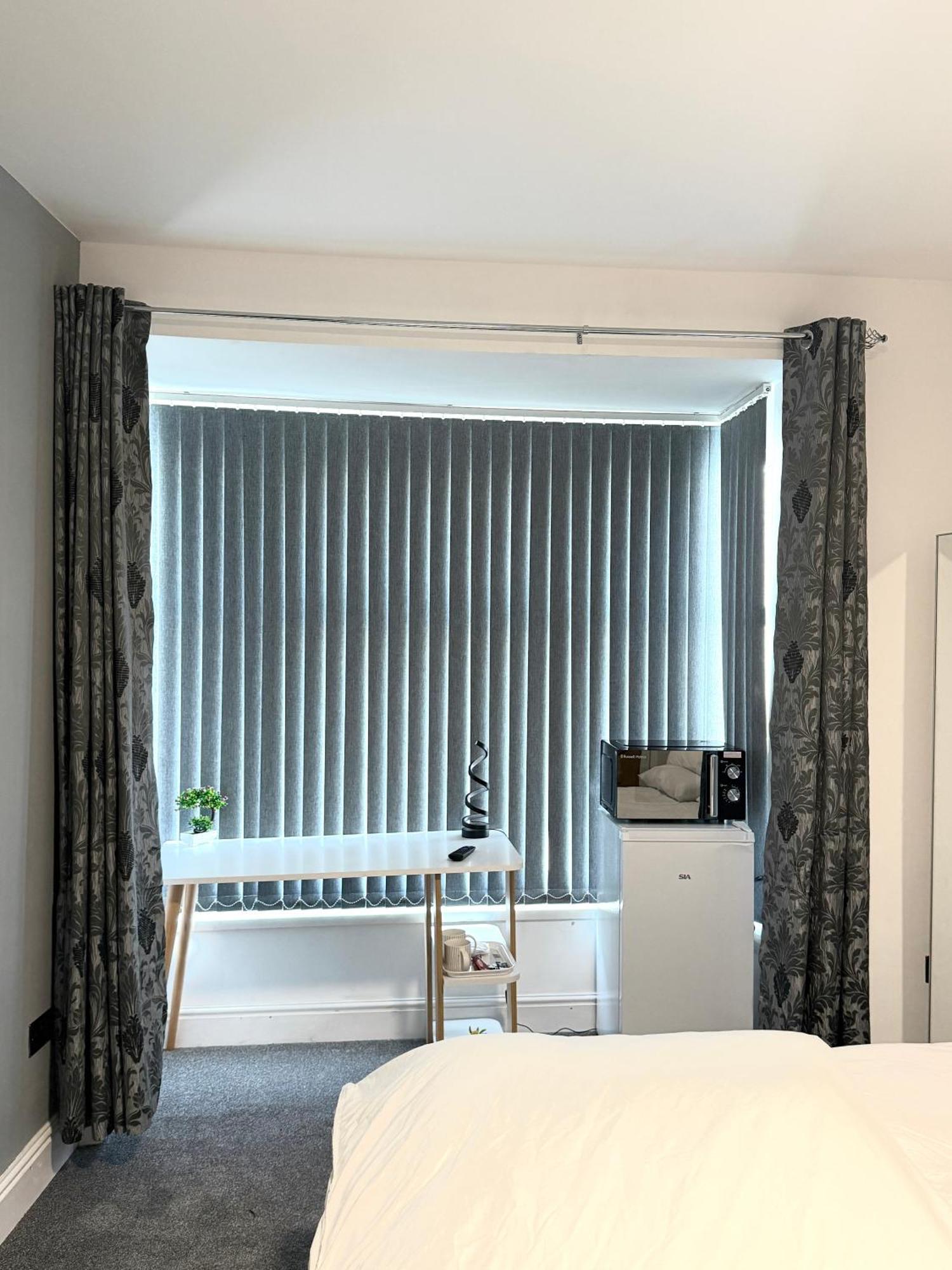 Hotel Luxury Deluxe In Beautiful Bournville Village Birmingham