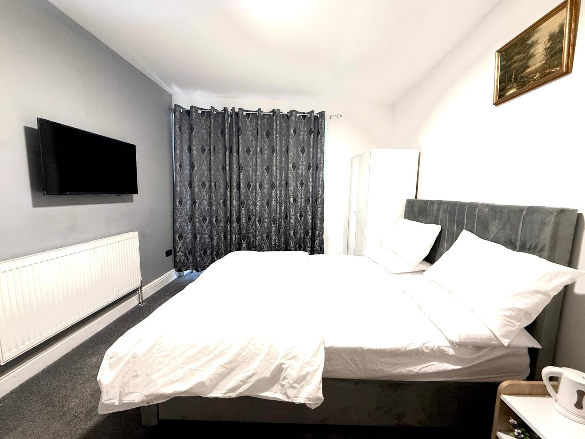 Luxury Deluxe In Beautiful Bournville Village Birmingham